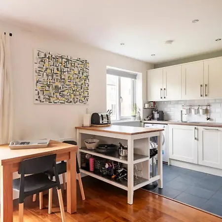 Flat 4, Kingfisher House Beautiful 2-bed Flat Close To Walls Pass The Keys Appartement *