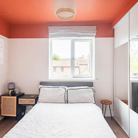 Flat 4, Kingfisher House Beautiful 2-bed Flat Close To Walls Pass The Keys